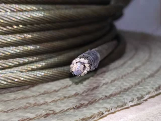 سیم بالابر پوست ماری